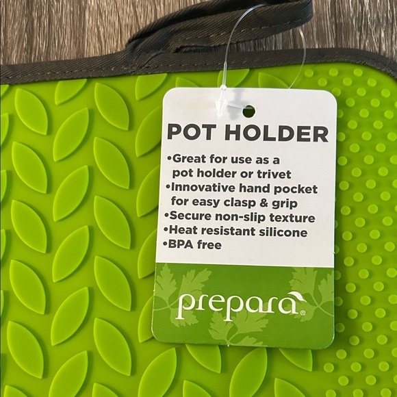 Leaf Pattern Green Silicone Pot Holder - Picture 2 of 3